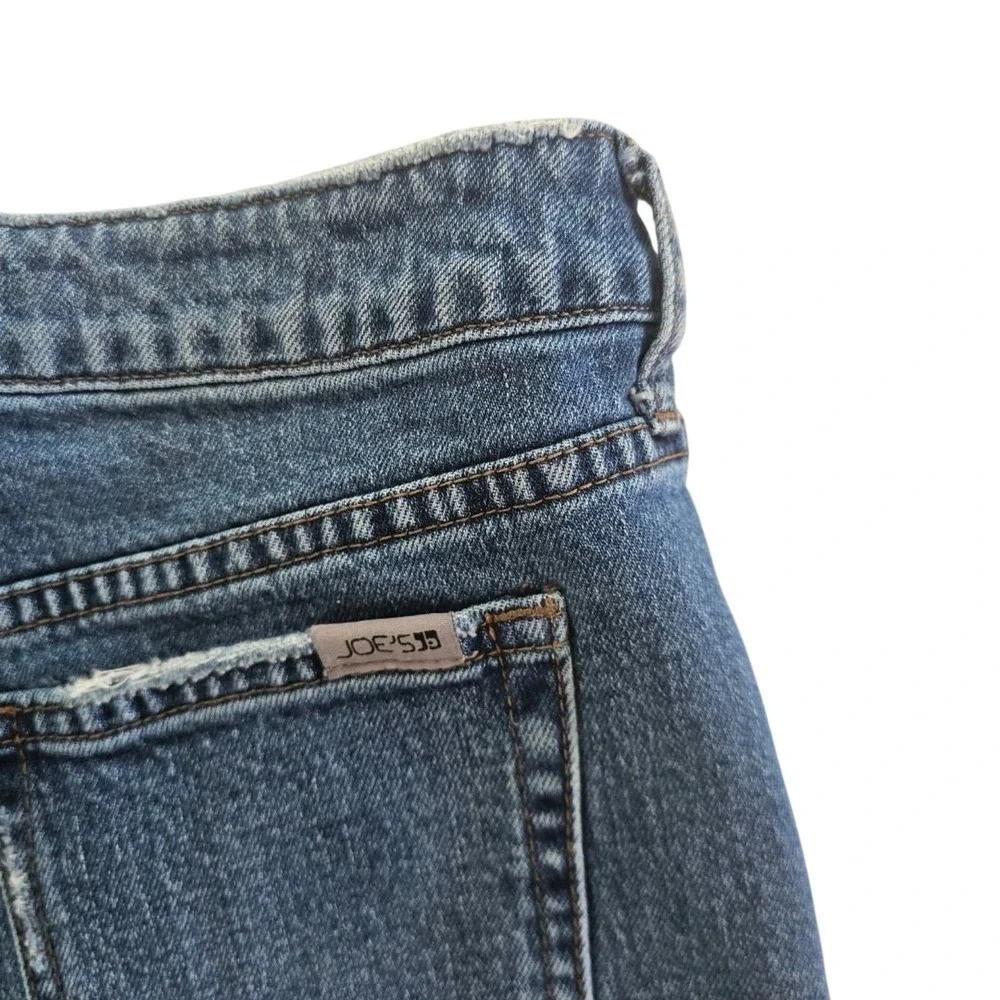 Joe's Jean Shorts Women's Size 28 Measures 30 Medium Wash Distressed Frayed Cuff